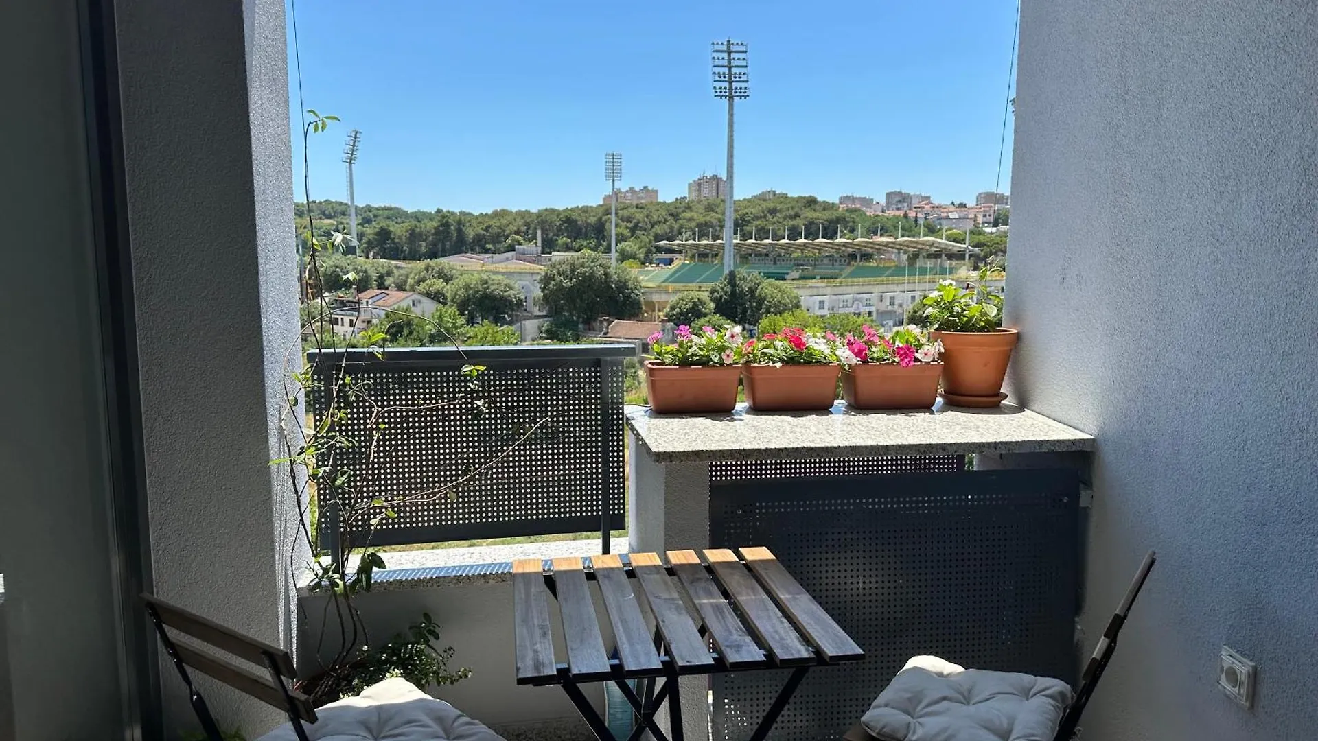 Fiorea Apartment Πούλα